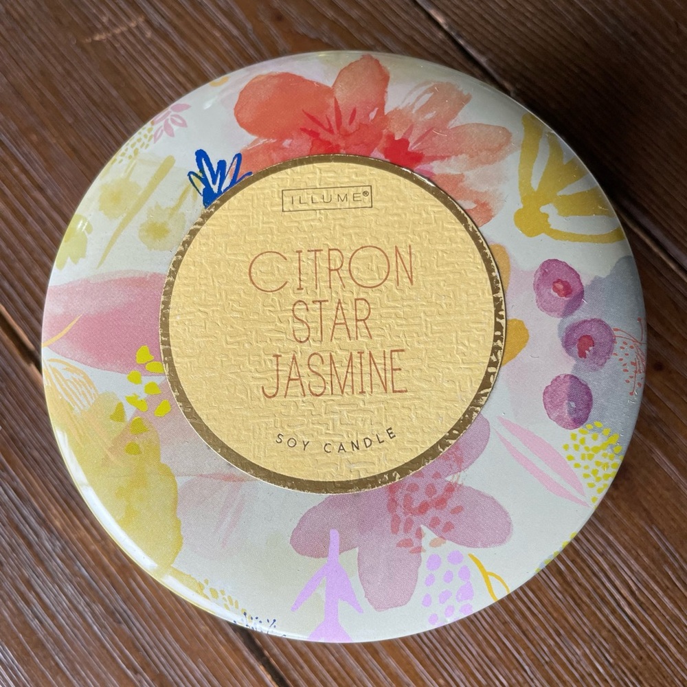 ANTHROPOLOGIE ‘ILLUME’ CITRON STAR JASMINE SOY CANDLE. (4 available)